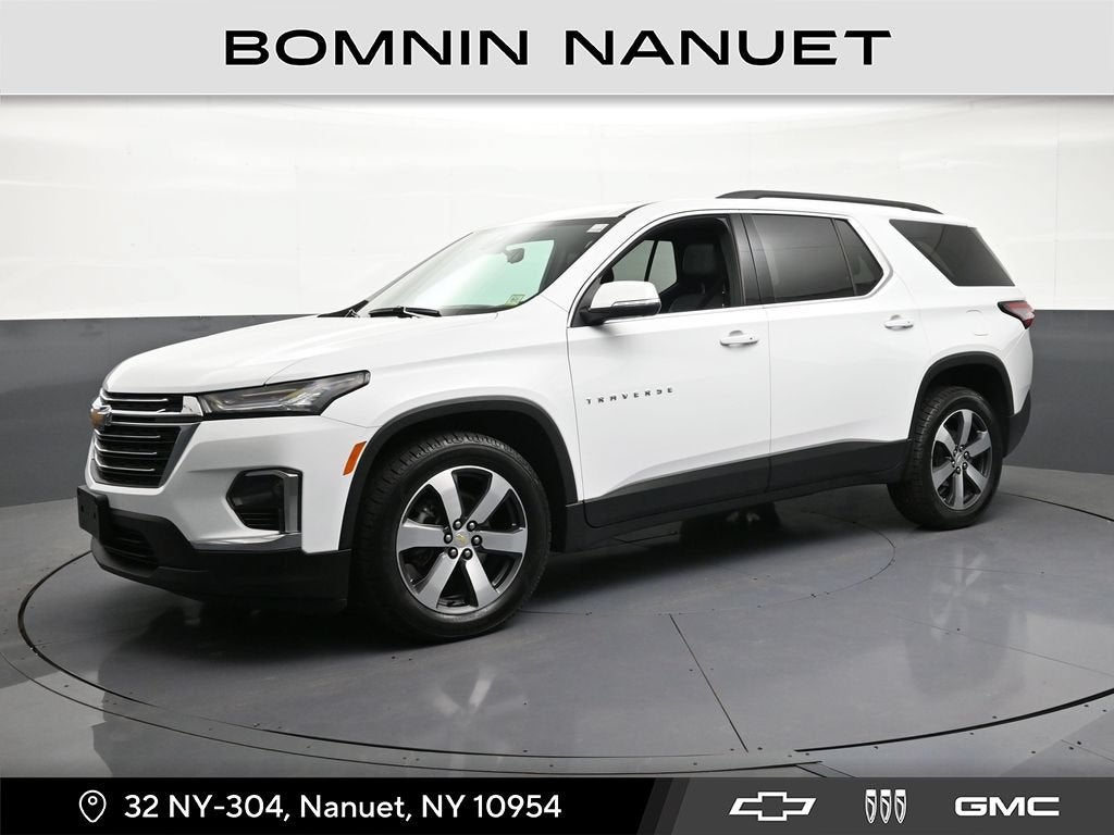 2023 Chevrolet Traverse LT Leather in Summit White — front three-quarter view