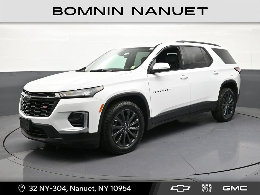 2023 Chevrolet Traverse RS in Summit White — front three-quarter view