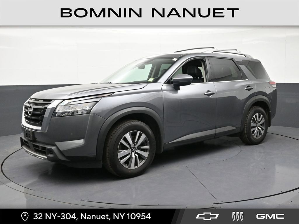 2024 Nissan Pathfinder SL 4WD in Gray — front three-quarter view