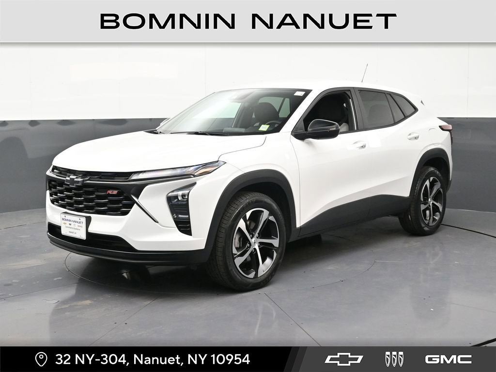 2024 Chevrolet Trax 1RS in Summit White — front three-quarter view